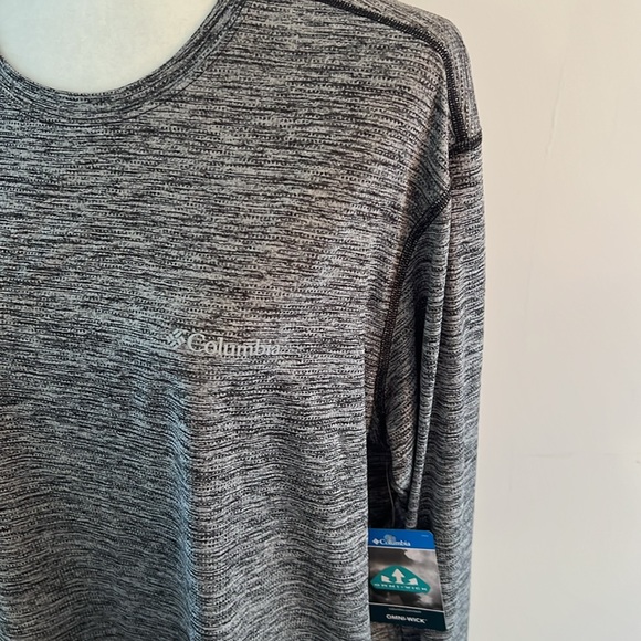 Columbia Men’s Omni-Wick, extra large lightweight running shirt shades of gray - Picture 4 of 8